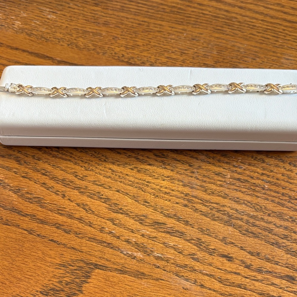 Chic Two-Tone Women's Bracelet